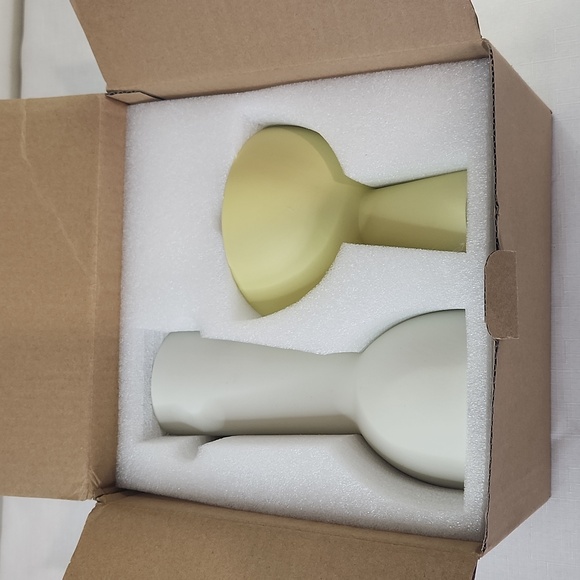 Ceramic Flower Vases Set Of 2. Size 9" 6" - Picture 6 of 8